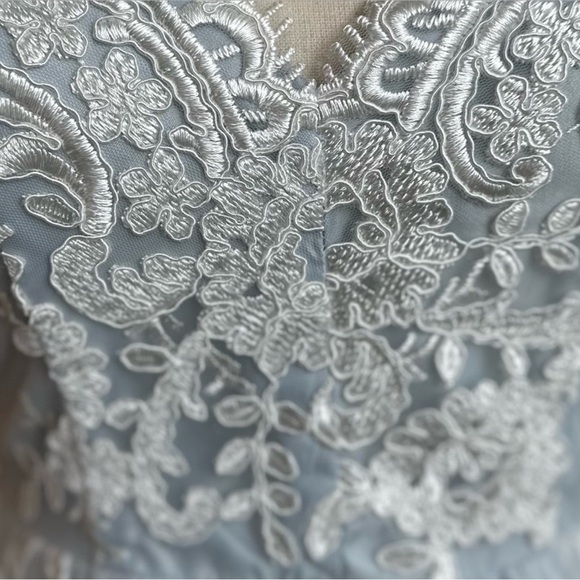 TLC Say Yes to the Prom! Lace Overlay Dress floral Satin blue Size S Pre-loved - Picture 9 of 16